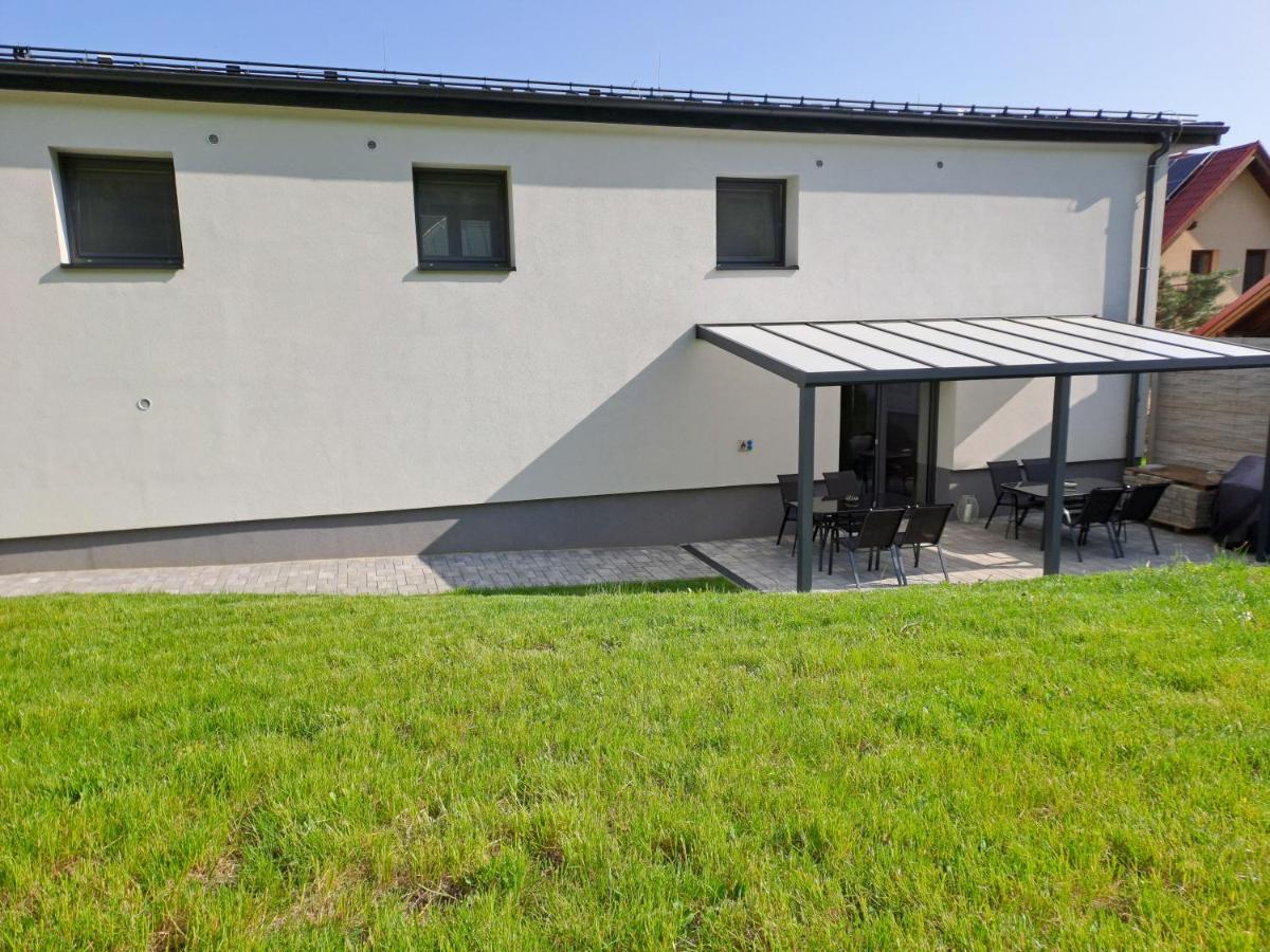 Vila Lada Dedinky Extérieur photo